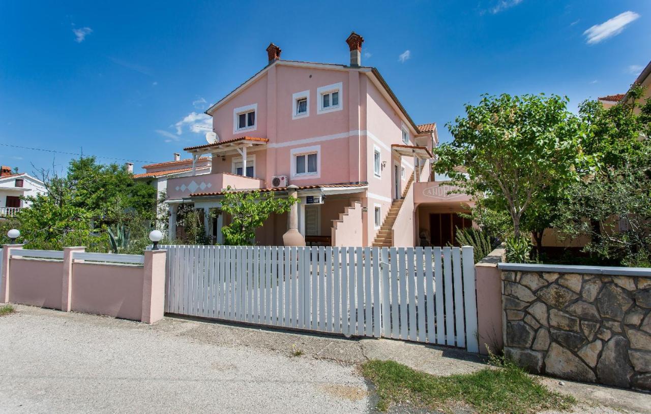 Andreas Apartment
